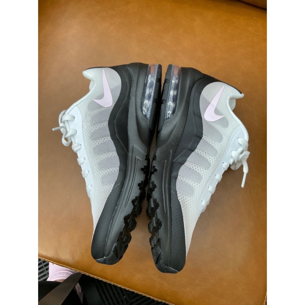 Nike Air Max Invigor Womens 8.5 White Pink Black Running Shoes - Picture 3 of 10